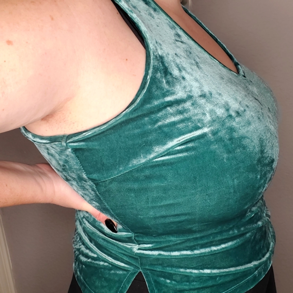 Candies Light Green Velor Velvet Crop Top - Picture 5 of 6